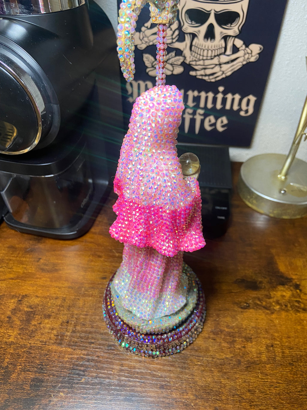 Santita decorada piedrita por piedrita